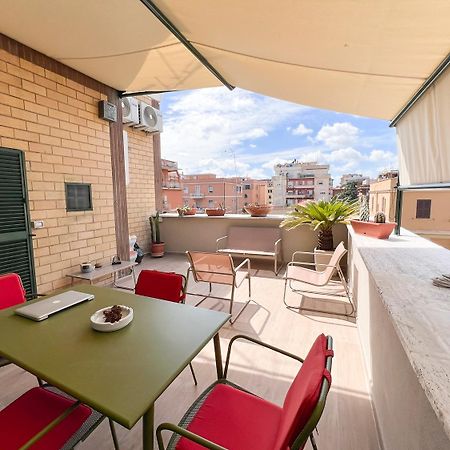Attico Urbano Terrazza Su Roma Metro A Cornelia Apartment Luaran gambar